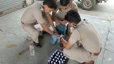 Photo of NH 344 P बनने लगा है शराब तस्करी का हाईवे, झिंझौली टोल प्लाजा पर तीन युवक 200 पव्वे अवैध शराब के साथ गिरफ्तार